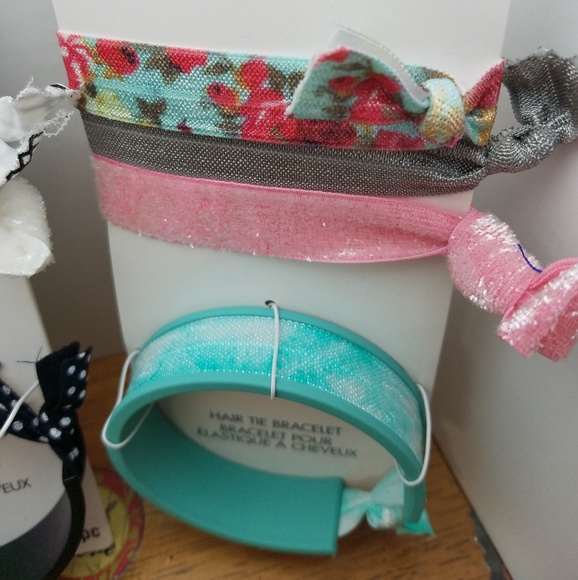 Hair Tie Bracelet 5 Piece each Pack - Picture 4 of 4